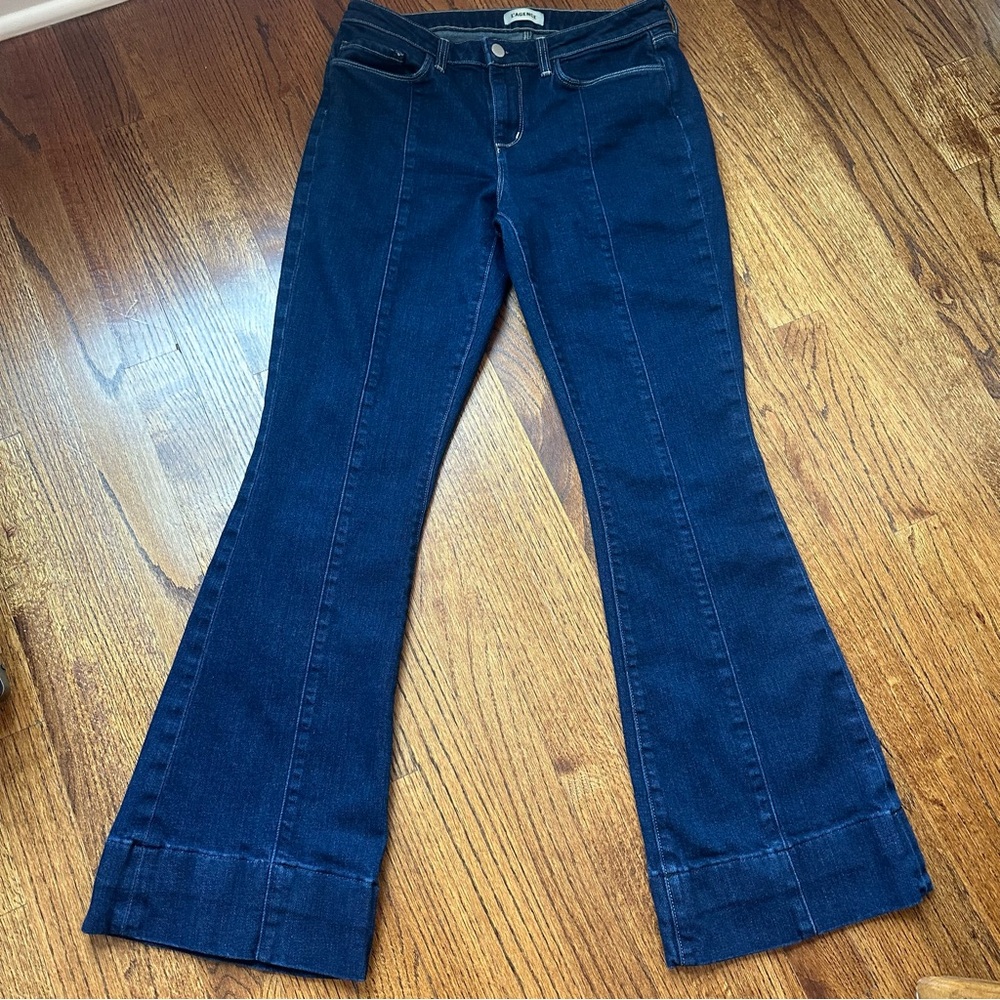 L'AGENCE Mid-Rise Seamed Flare Jeans. Size 28 - Picture 2 of 6